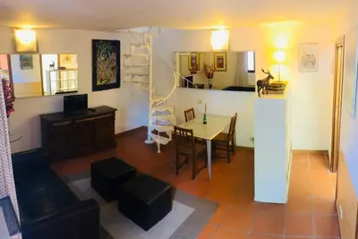 Image de Small independent villa on two levels with terrace