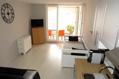 Image de Beau Studio Renove Entre Plage Et Centre Port Avec Parking
