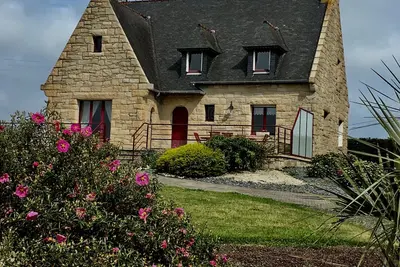 Image de Grande maison en pierres face à l’île de Bréhat – Vue Mer