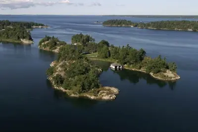 Image de Hgtv Feature île privée de 8 acres, court de tennis, hangar à bateaux, kayaks,