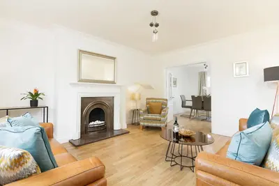 Image de The Lodge - Quatre Chambres Maison, Couchages 6