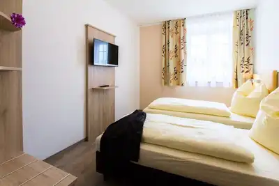 Image de Modern vacation apartment with two separate bedrooms