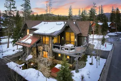 Paradise at Shock Hill - Unrivaled views, Gondola access & Private Hot Tub