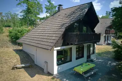 Bel appartement dans une maison de vacances avec Wifi, Tv, terrasse et animaux admis