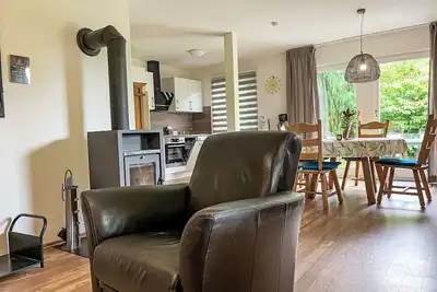 Bel appartement dans une maison de vacances avec Wifi, Tv, terrasse et animaux admis