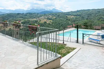 Image de Joli appartement dans une maison de vacances avec piscine, Wifi, terrasse et animaux admis