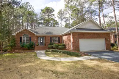 Image de Pet Friendly Home With 8 Full-Size Beds on Idlewild