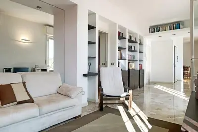 Image de Very bright three-room apartment