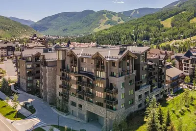 Image de Contemporary 2br Lionshead residence w/ pool, hot tub & gym - 200yds to lift!