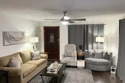 Image de Two bedroom bungalow off Lake Washington in Lower Kennydale