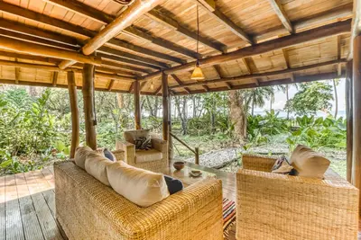 Image de Tropical Beachfront Hacienda w/ lanai - steps from Pacific beach