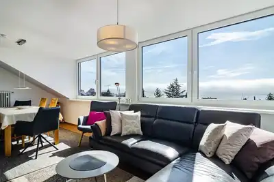 Image de Appartement moderne avec vue sur le lac et les Alpes, Wi-Fi et balcon