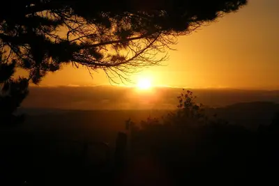Image de Nestled Pukekohe side of the hills of Bombay with a large private pool