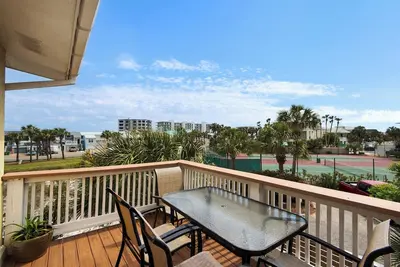 Image de Snowbird Special Jan Feb! 🌊Harbor View~Walk2Beach~2br Beach Side-Harbor View