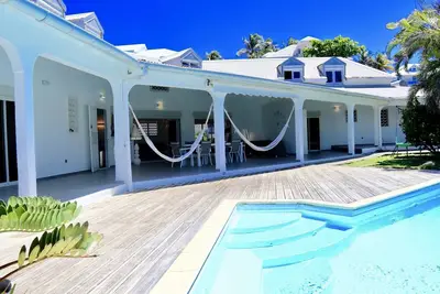 Image de Nouvelle annonce! Superbe villa Morelle, face à la mer à 50 mètres de la plage
