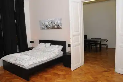 Image de Idéalement situé à côté de l'Opéra - 3 chambres Wifi gratuit