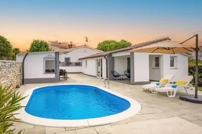 Image de Magnifique maison de vacances avec climatisation, piscine privée, Wifi, Tv, terrasse et parking