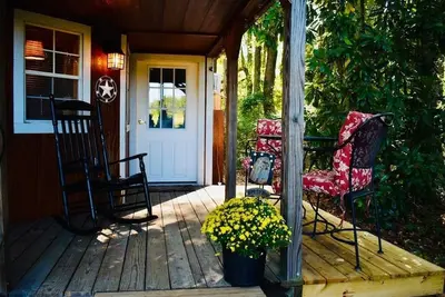 Image de Tiny House Cabin Unique in Town Stay