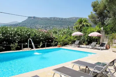 Image de Joli appartement dans une maison de vacances avec Wifi, piscine, Tv, terrasse et parking