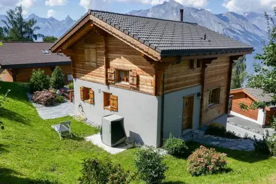 Image de Agréable appartement dans une maison de vacances avec Wifi, Tv, terrasse et parking