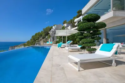 Image de Maison de vacances privée avec piscine privée, climatisation, Wifi, Tv, terrasse, vue panoramique