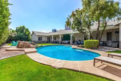 Image de Sunny Daze in Old Town Scottsdale - Heated Pool