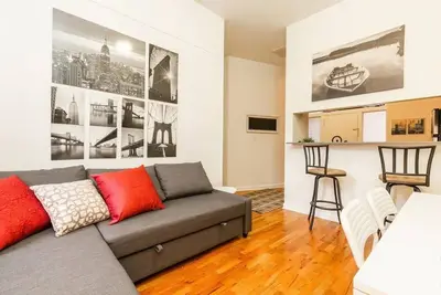 Image de ❤️Superb High-Ceiling 3bd Luxury Home