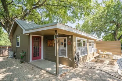 Creatively colorful and cozy cabin and Airstream on the Brazos!