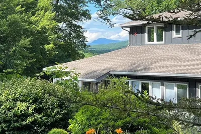 Image de 3-min to Linville Falls. Beautiful home-3 BDRMs on 13 acres. Best breakfast.