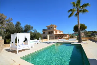 Image de Villa de Lujo con Campo de Voley Privado
