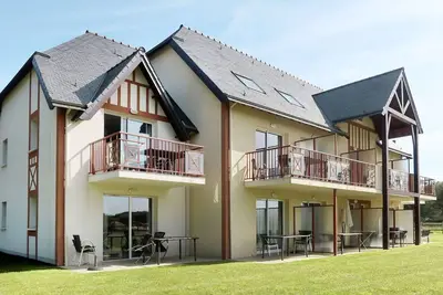 Image de Joli appartement pour 5 personnes avec piscine, Wifi, Tv, terrasse, animaux admis et parking