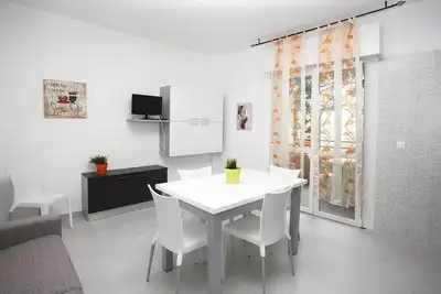 Image de Boschetto two-room flat with air conditioning a few steps away from the beach