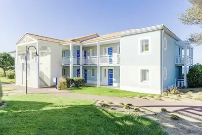 Image de Joli appartement pour 4 personnes avec piscine, Wifi, Tv, terrasse, animaux admis et parking