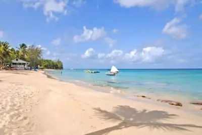 Image de Battaleys Mews, Villa Monkey Puzzle is 5 minute walk from the Beach