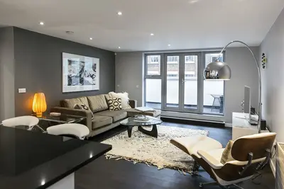 Image de Clean Fully Loaded Penthouse - 2beds/ 2baths/ 2decks