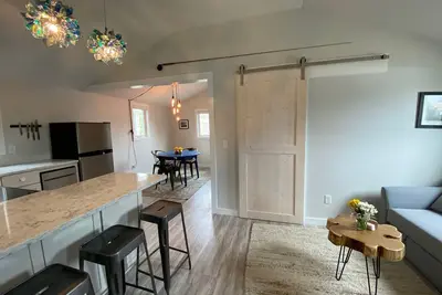 Image de Newly Renovated Apartment in the heart of Edgartown on the Bike Path!