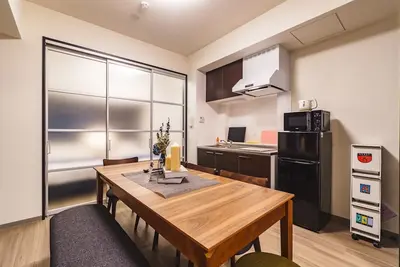 Image de 2dk 50max 7 people3 semidouble beds 1 single - Ikidane Residential Hotel Shimanouchi / Osaka Ōsaka