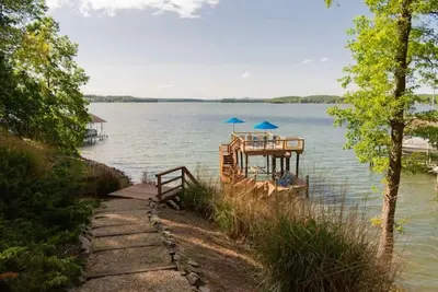 Image de Amazing Views on Smith Mountain Lake! Diving board, water slide