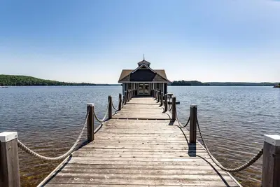 Image de Elegant Vacation Estate on 7 Acres of Land with Private Sand Beach!