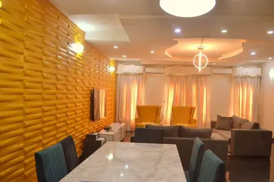 Image de Villa in Victoria Island with 5 Bedrooms and Swimming Pool