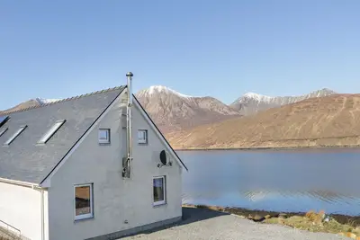 Image de Cuillin Shores, family friendly, with open fire in Broadford
