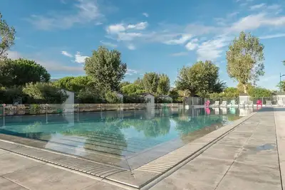 Image de Bel appartement dans une maison de vacances avec climatisation, piscine, Wifi, Tv, terrasse