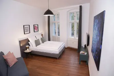 Image de Bright and modern 2-room apartment in Prenzlauer Berg (3)