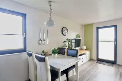 Image de Merveilleuse maison de vacances privée pour 6 personnes avec Wifi, Tv, terrasse et parking
