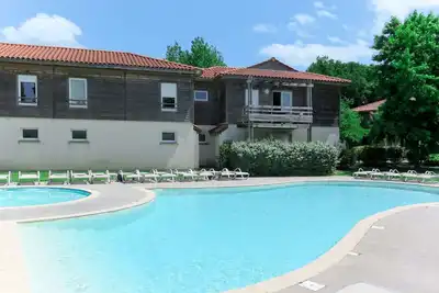 Image de Confortable appartement pour 4 personnes avec Wifi, piscine, Tv, terrasse, animaux admis et parking