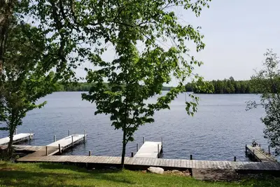 Image de Waterfront Lake Cabin