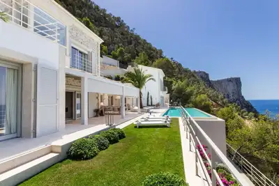 Luxury 6 Bedroom Villa with Superb Sea Views, Mallorca Villa 1014