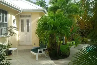 Image de Cherry Garden Villa with private pool in the desirable Rockley Beach location
