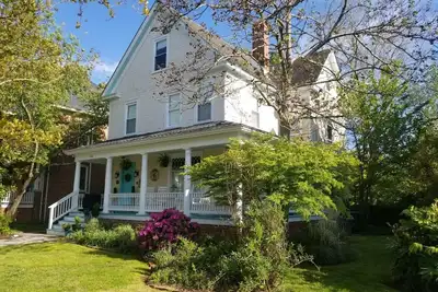 Image de Renovated Gem: Walk to Beach, Historic District Shops, Restaurants, Central Park