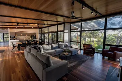 Image de Millbrook Estate Modern Bushland Escape near Beach